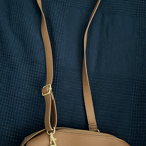 Uniqlo tan purse - Picture 12 of 12